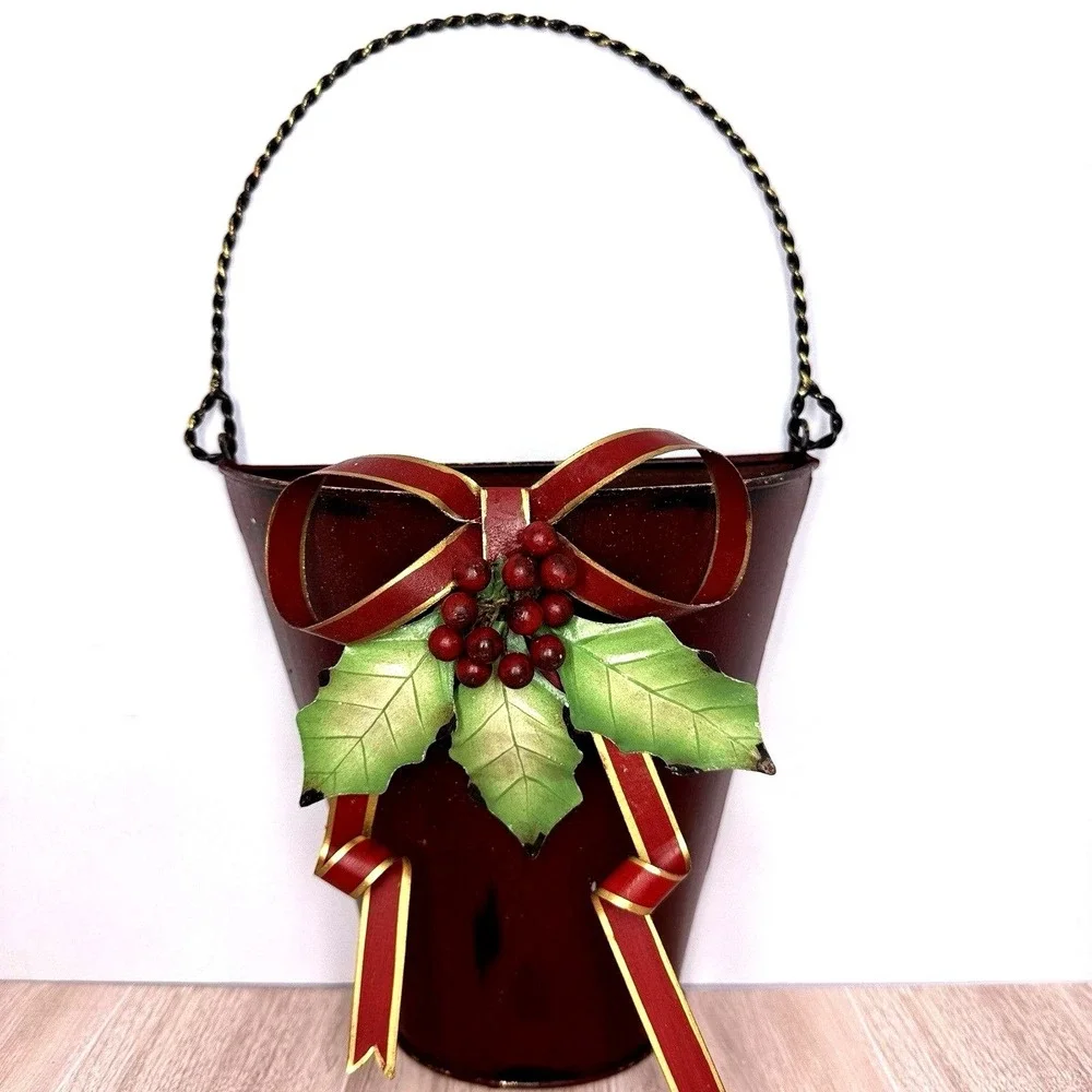 Vintage Metal‎ Wall Pocket Christmas Decor Basket Holly Berries Hanging
